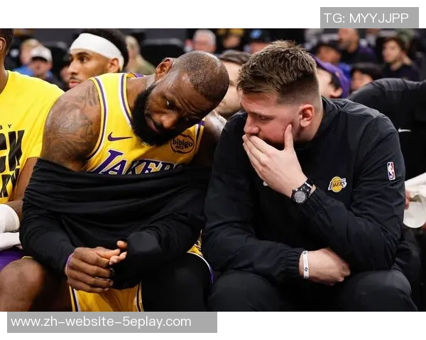 2012年湖人与雷霆的巅峰对决赛季回顾与精彩瞬间分析